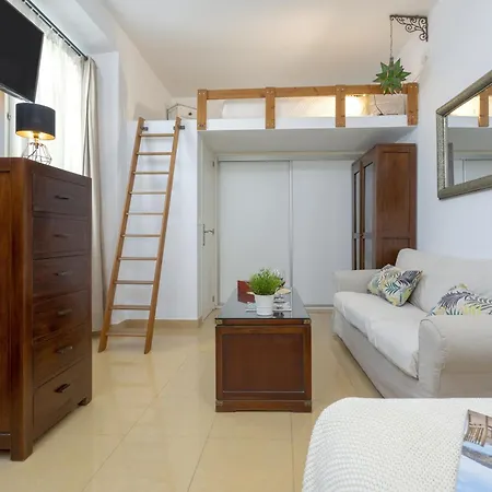 -malagasunapts- Cabello Centre Apartment *
