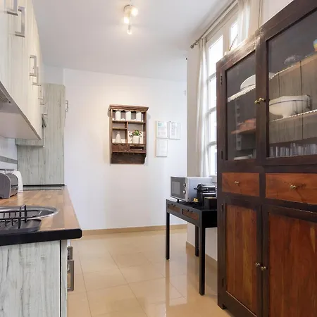 -malagasunapts- Cabello Centre Apartment *