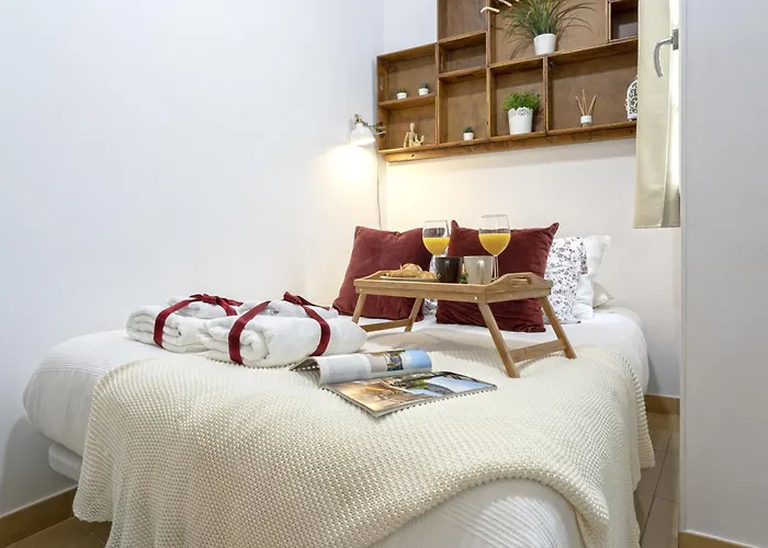 شقة -malagasunapts- Cabello Centre *